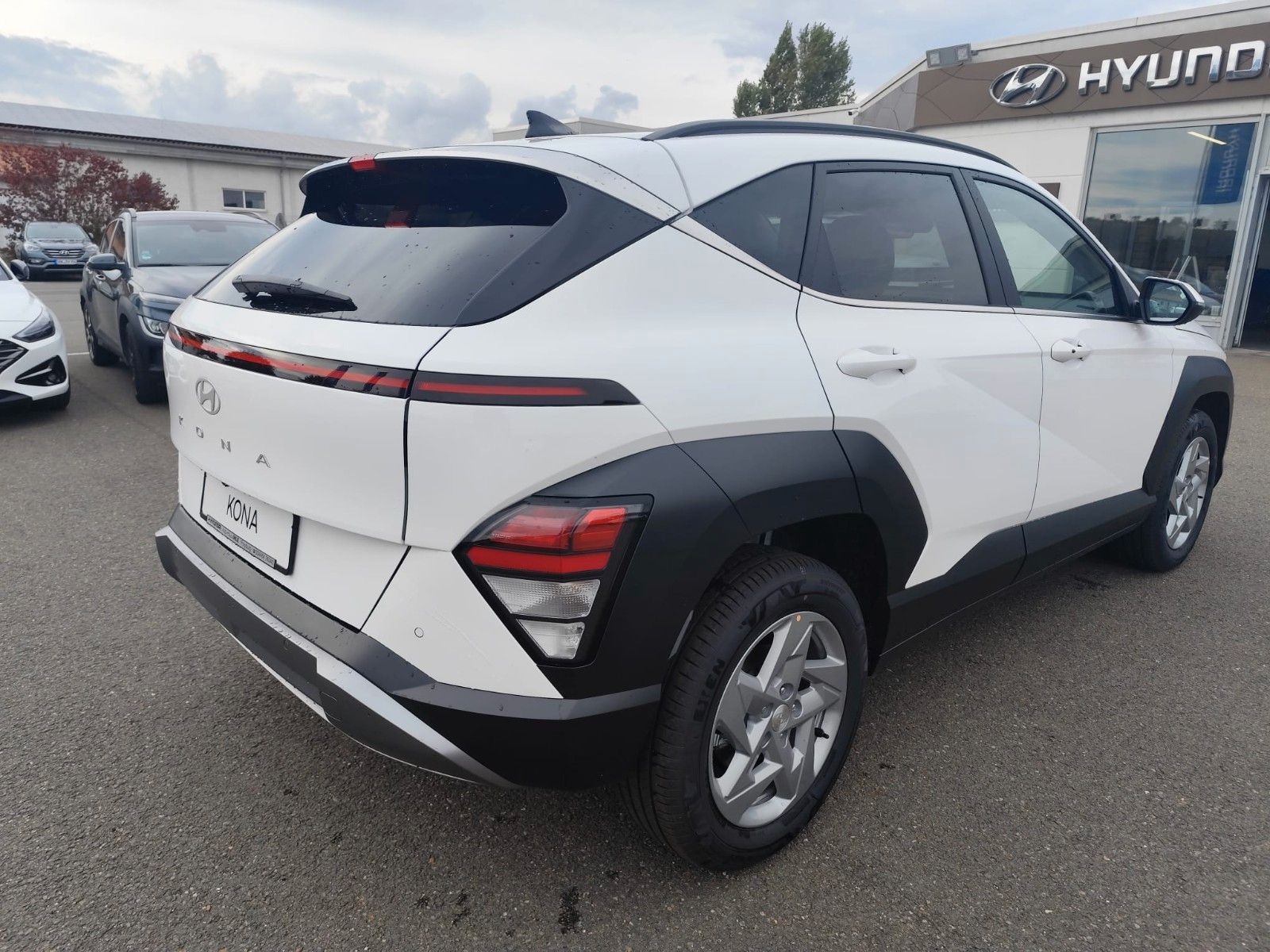 Hyundai Kona 1.6 T-GDI Trend - Samsaru's Car Outlet