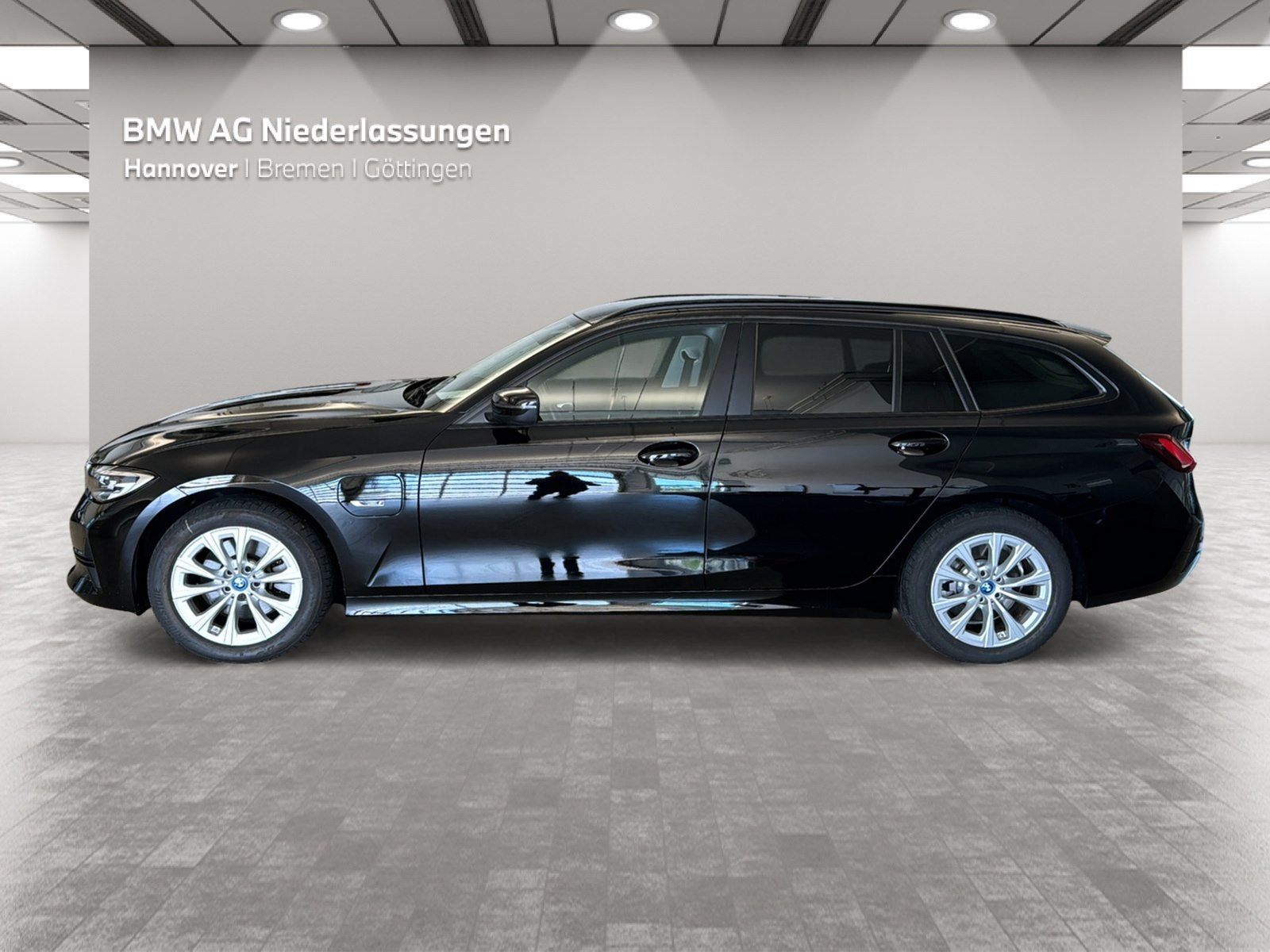 BMW 320e Touring - Samsaru's Car Outlet