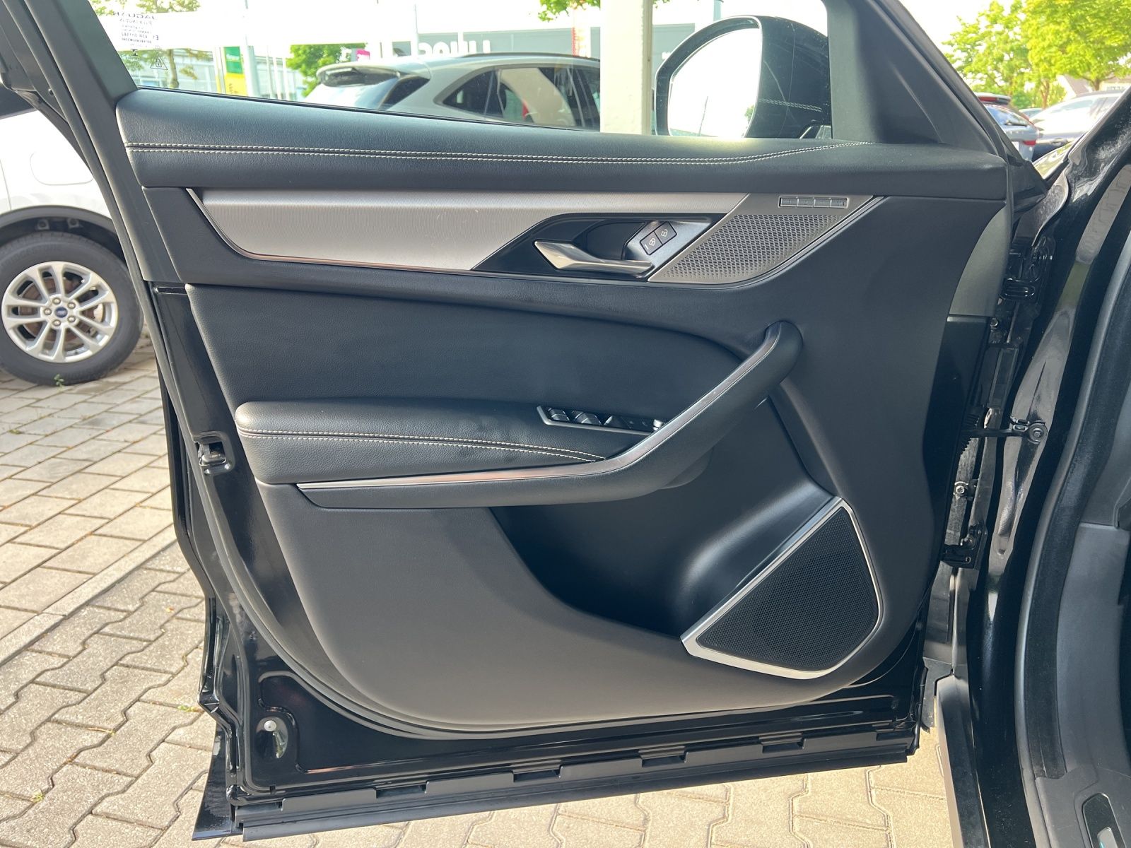 Jaguar F-PACE D300 R-Dynamic SE ACC+AHK+LED+Navi+SD+SHZ