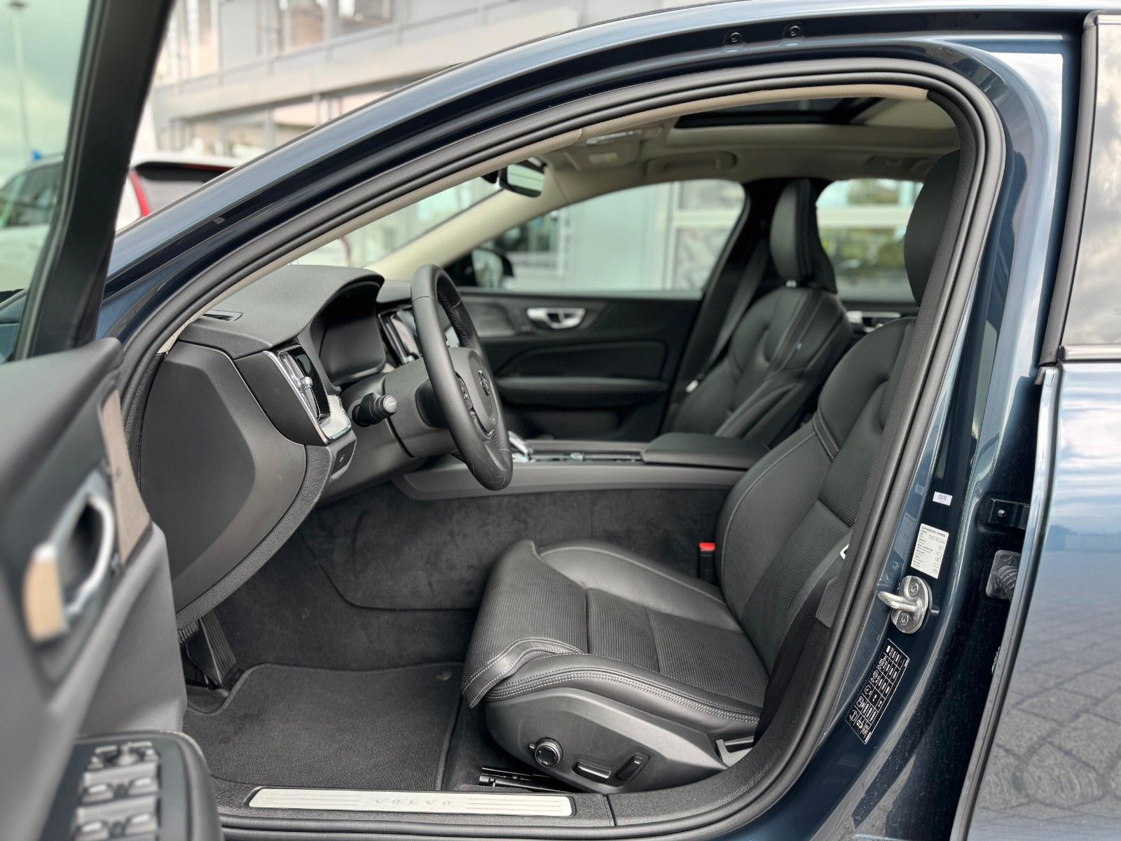 Volvo S60 B4 DKG PLUS DARK - Sthzg - 360 - Pano - 20"