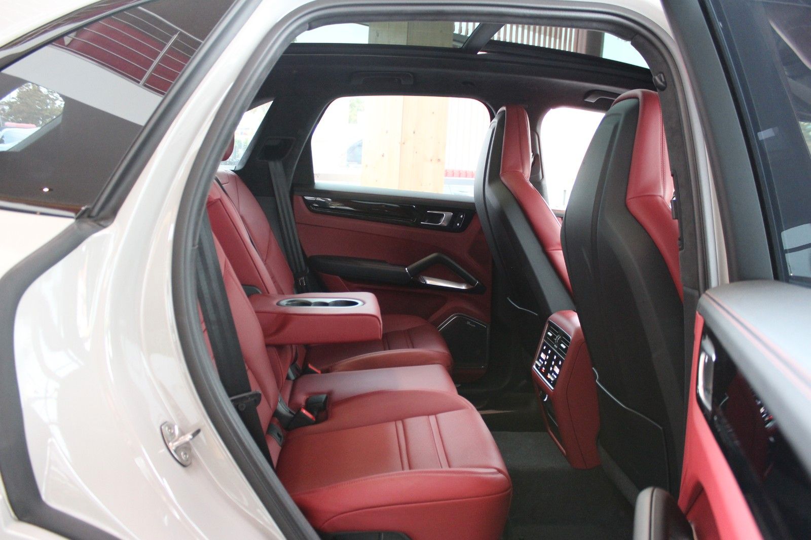 Porsche Cayenne Turbo Sport Design Kreide Approved 201T€