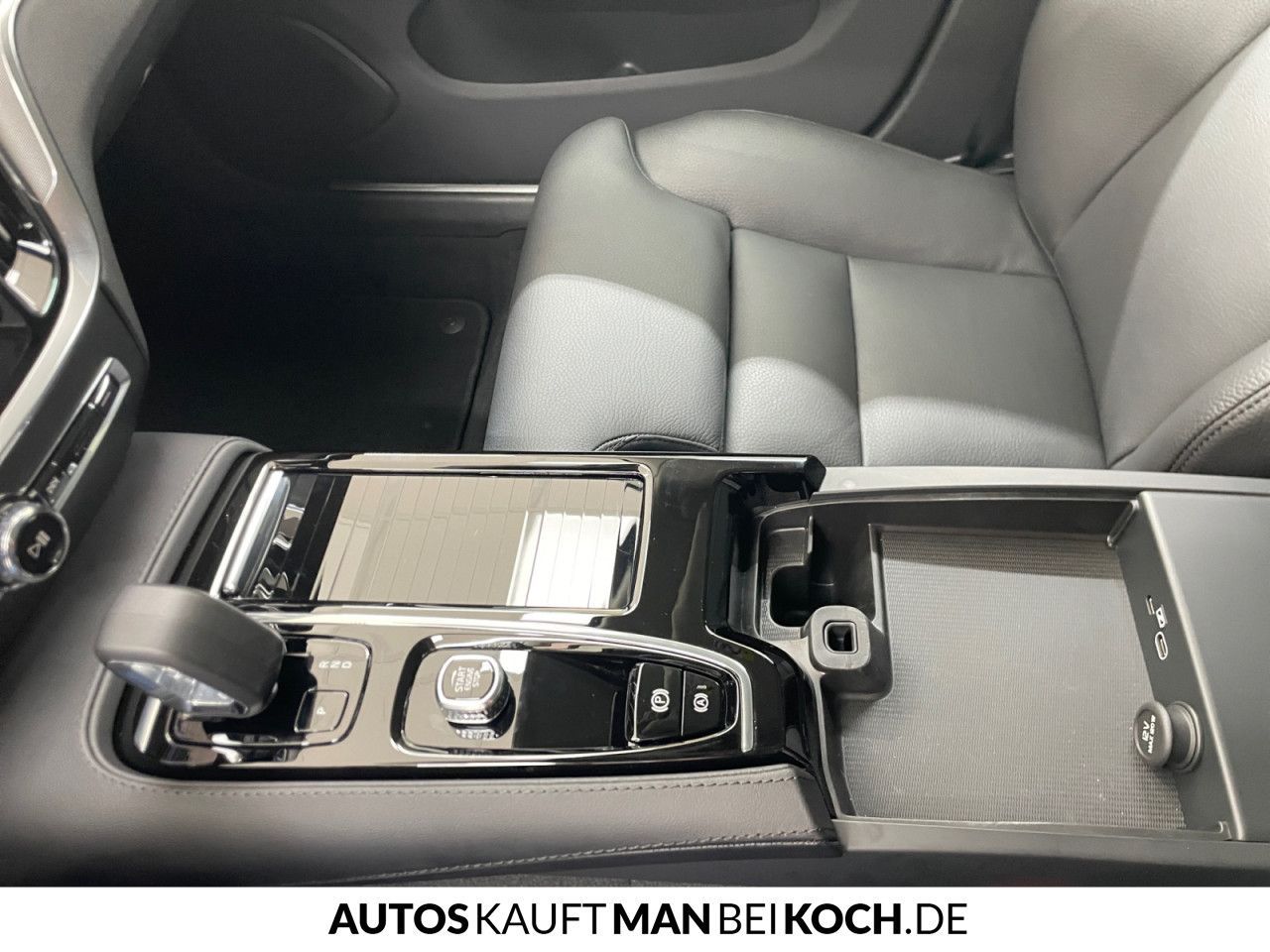 Volvo V60 T8 Plug-In AWD Plus Dark ACC H/K BLIS 360°