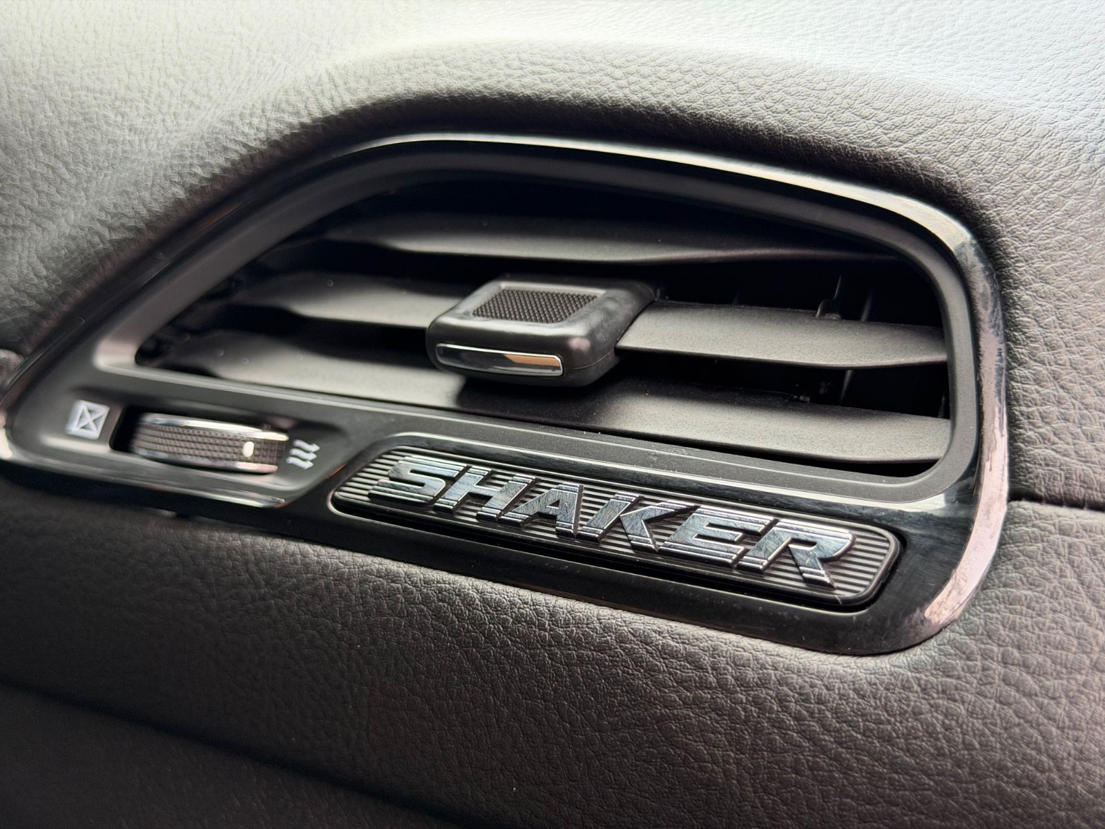 Dodge Challenger 5,7l V8 SHAKER/WIDEBODY/EXTREM/BREMBO