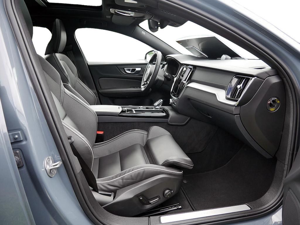 Volvo S60 T8 Twin Engine AWD Ultimate Dark Plug-InE6