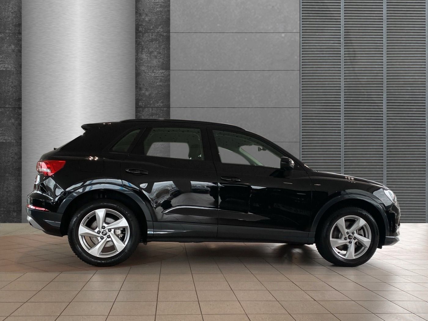 Audi Q3 40 TDI quattro - Samsaru's Car Outlet