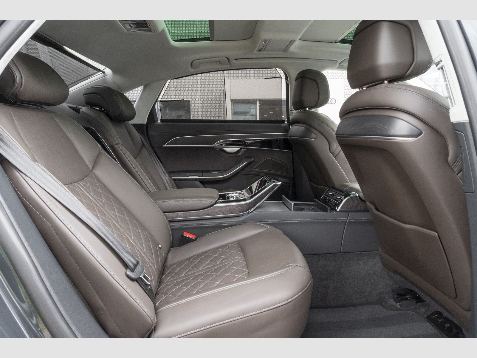 Audi A8 L 60TFSIe - Samsaru's Car Outlet