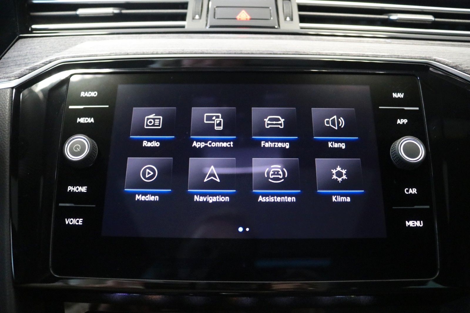 Volkswagen Passat Alltrack 4M AHK Pano STHZ 360 Memory