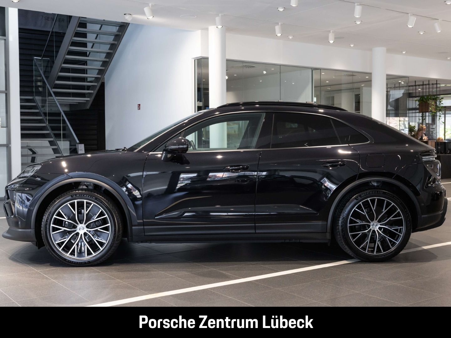 Porsche Macan - Samsaru's Car Outlet