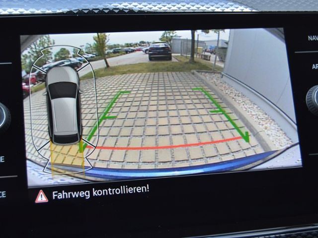 Volkswagen Taigo 1.0 TSI Life - Samsaru's Car Outlet