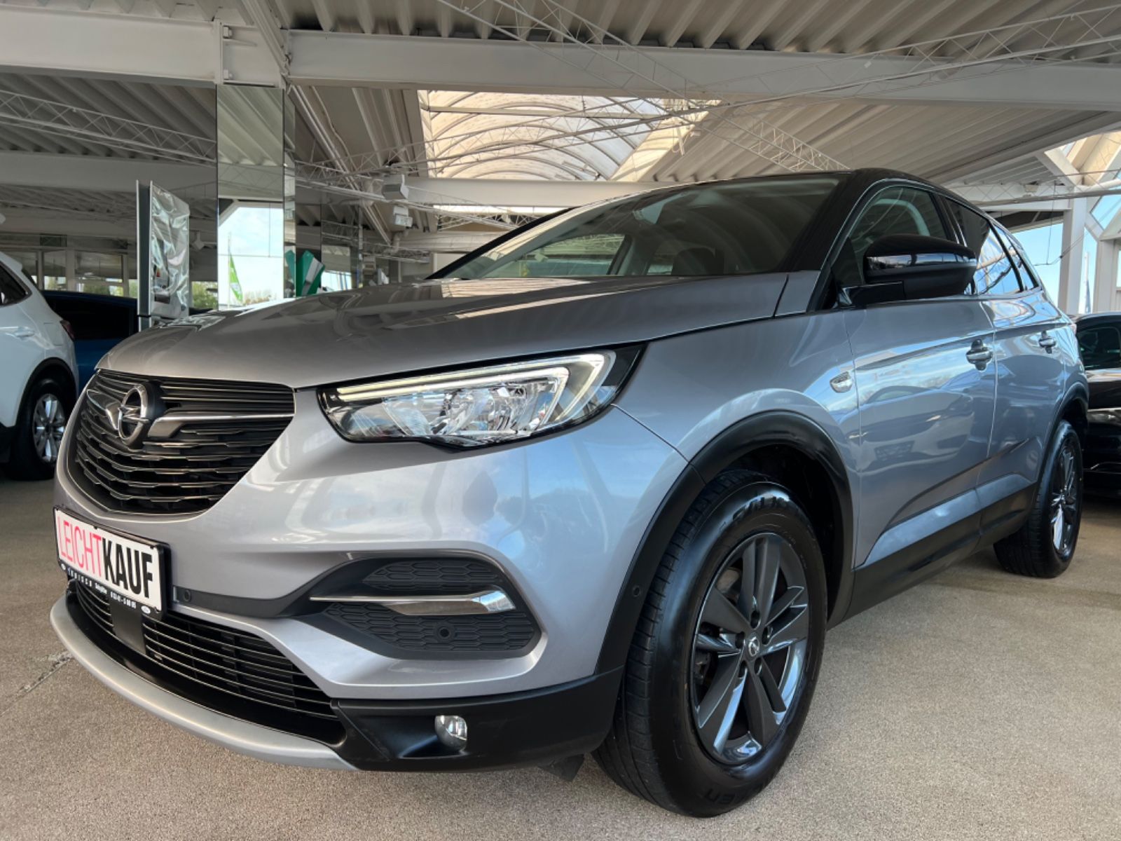 Opel Grandland Design Line - Samsaru's Car Outlet