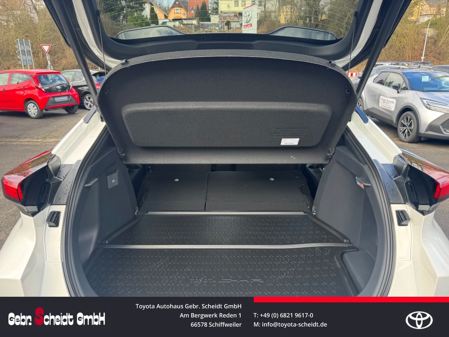 Toyota C-HR Plug-In Hybrid Team D LED-Hauptscheinwerfer