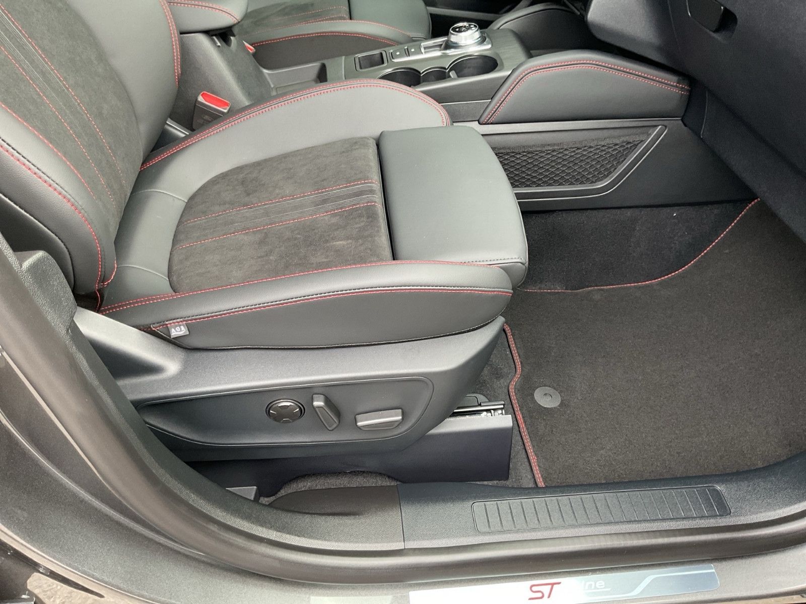 Ford Kuga PHEV ST-Line X+ACC+el.AHK+LED+B&O+...