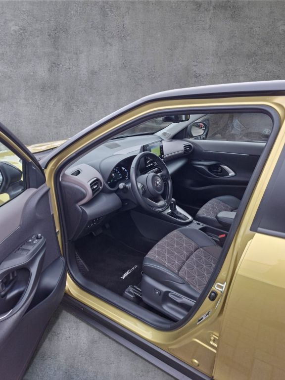 Toyota Yaris Cross Hybrid 1.5 VVT-i Elegant