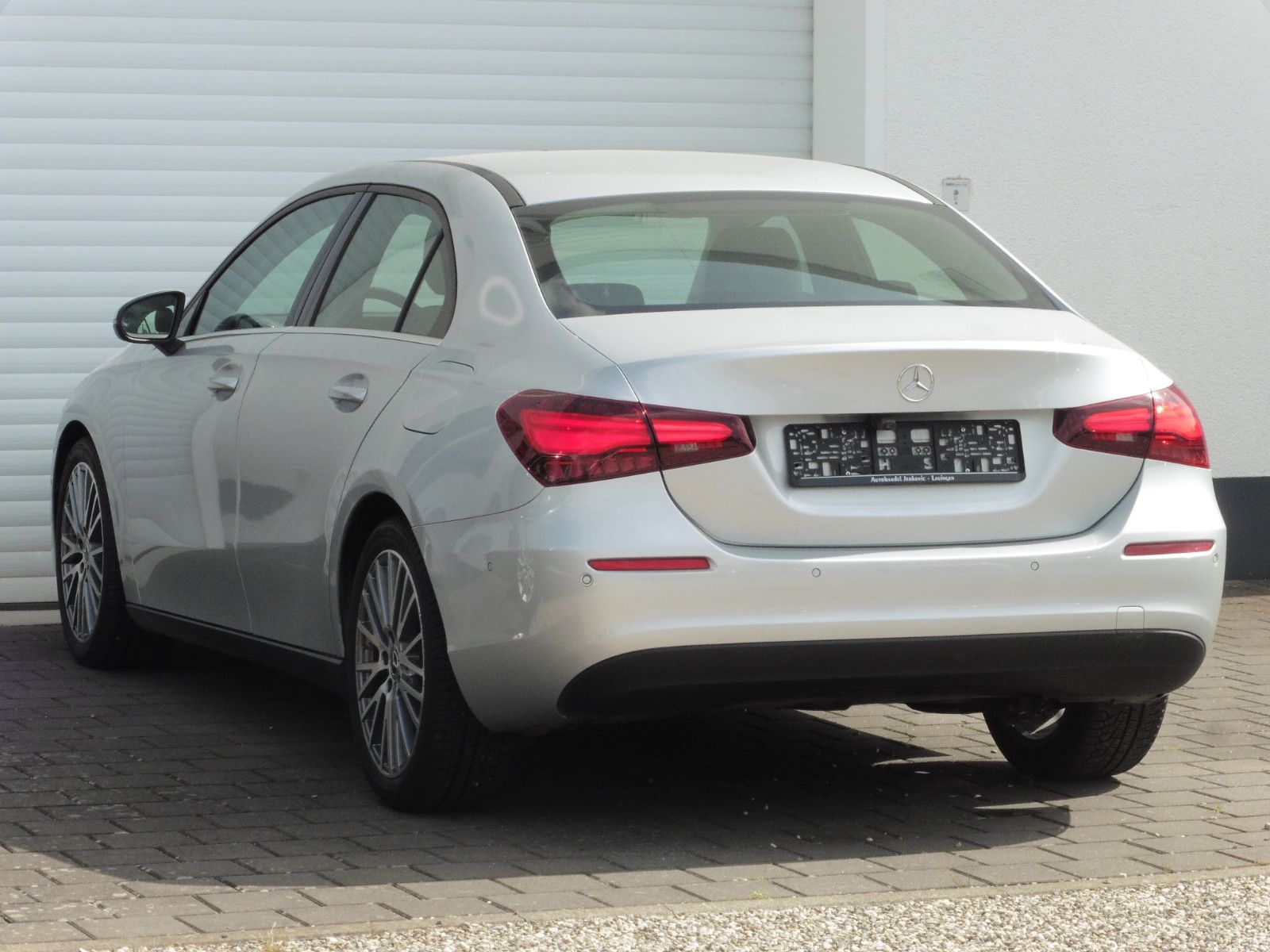 Mercedes-Benz A 180 d Lim DCT - Samsaru's Car Outlet