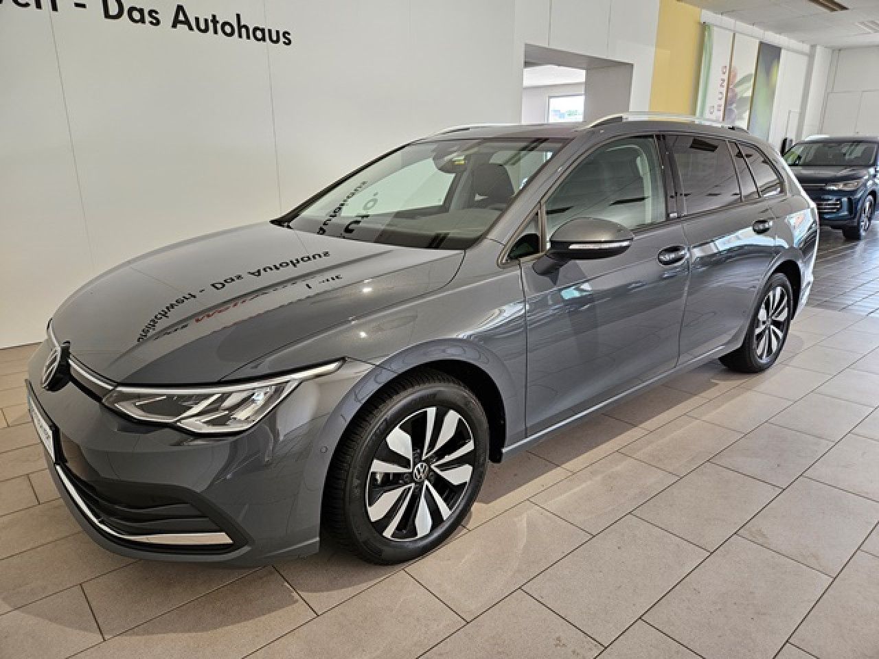 Volkswagen Golf Variant 2.0 TDI Move DSG - Samsaru's Car Outlet