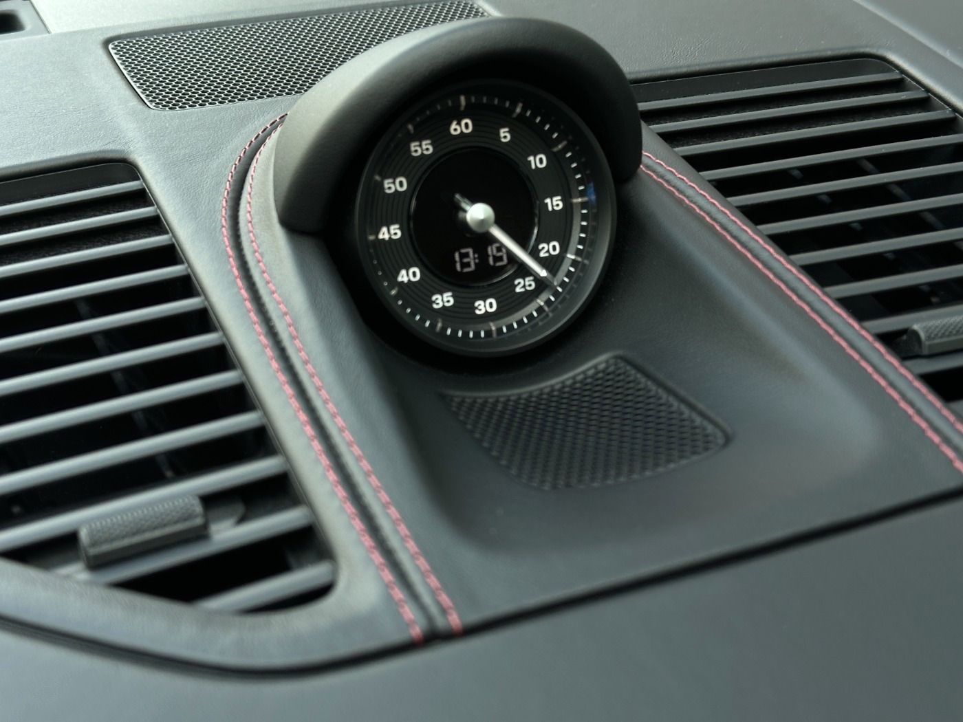 Porsche 992 911 Targa 4 GTS Burmester Lift Sportsitze