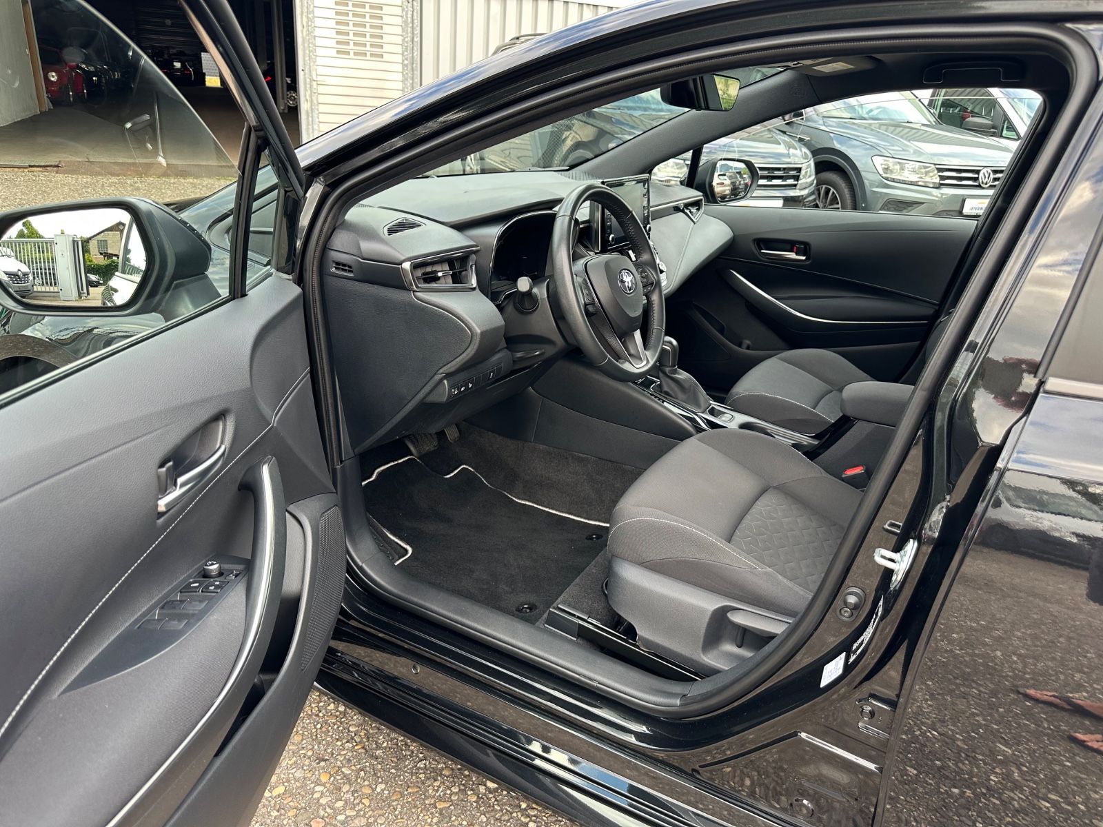 Toyota Corolla Touring Sports Hybrid - Samsaru's Car Outlet