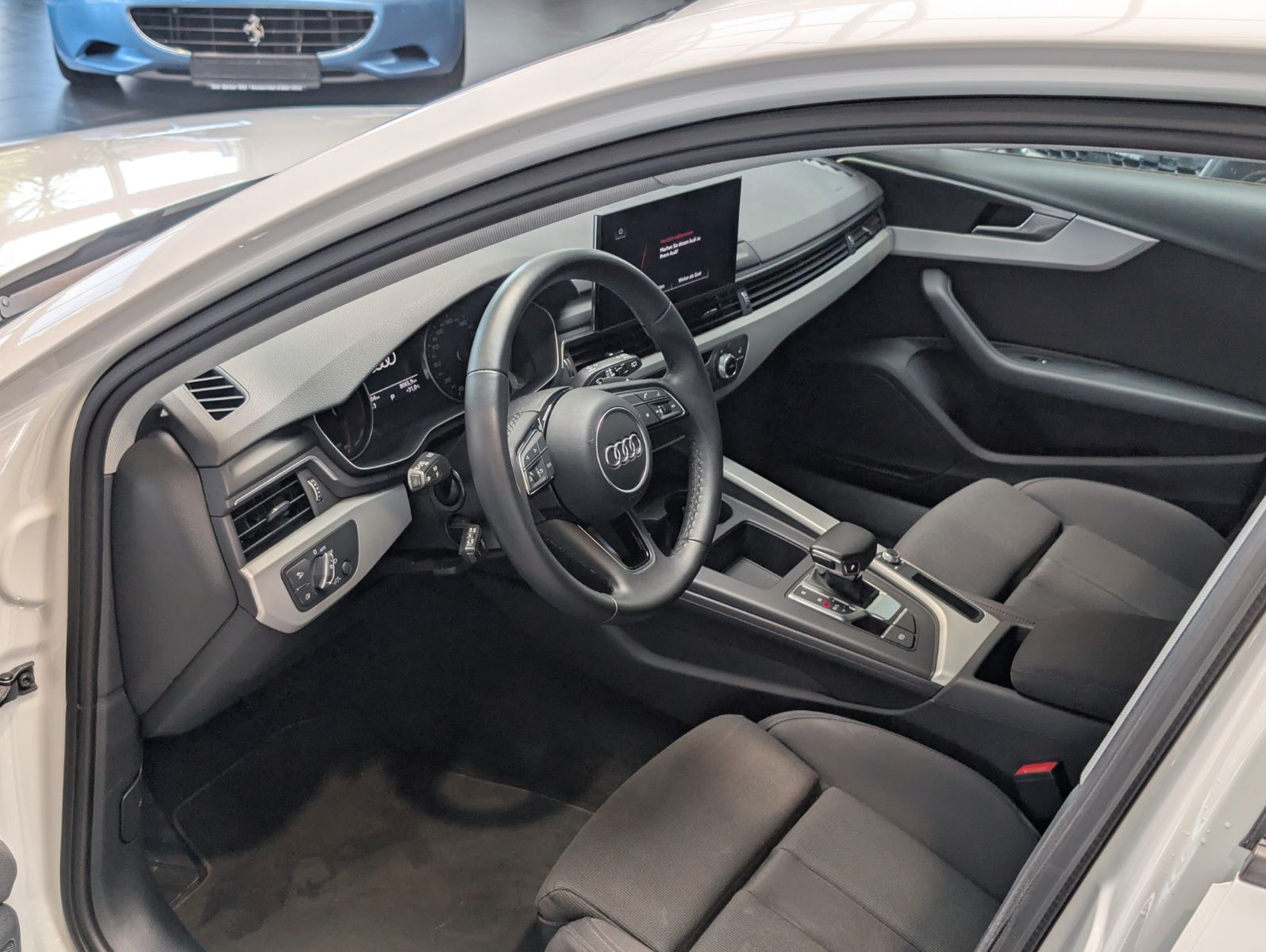 Audi A4 Avant 35 TDI S tronic advanced - Samsaru's Car Outlet