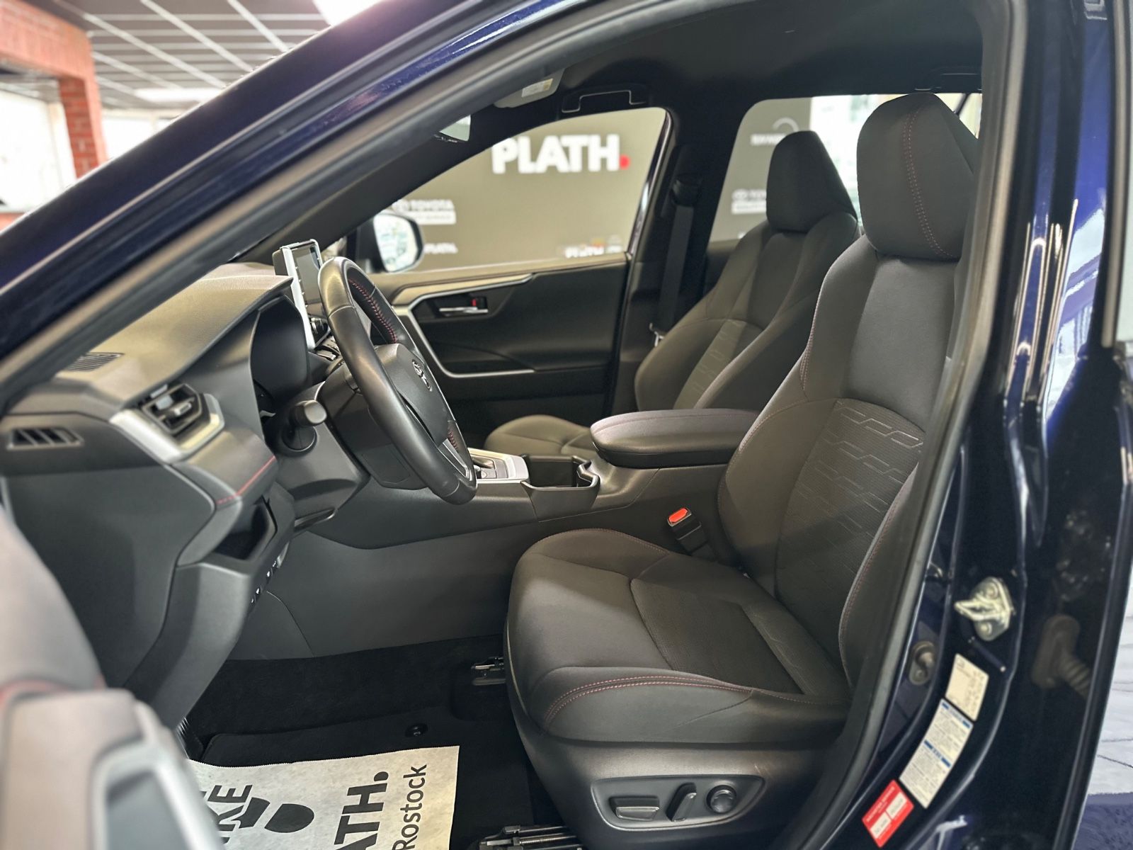 Toyota RAV4 Plug-in Hybrid 4x4 - Samsaru's Car Outlet