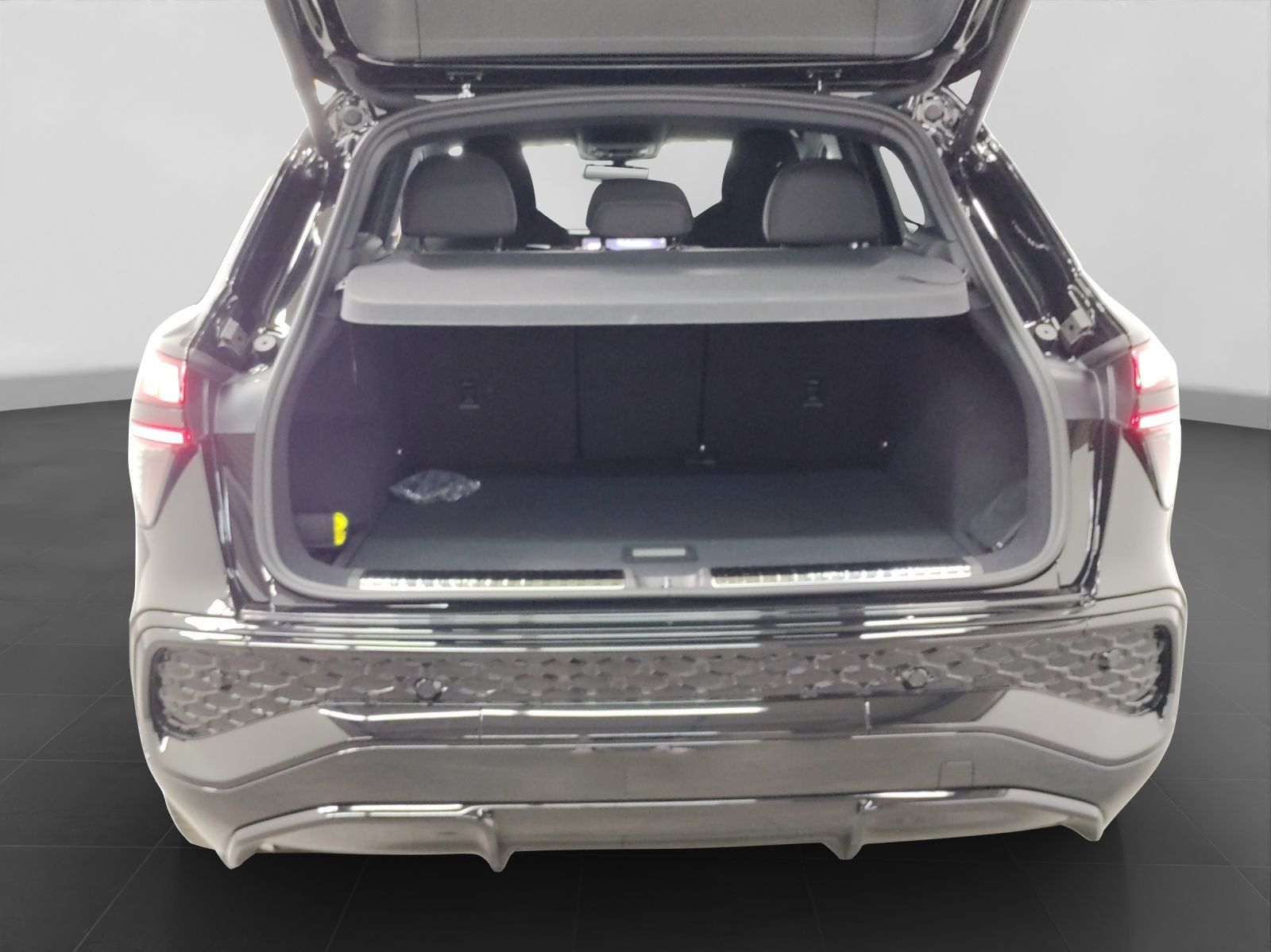 Audi Q3 TFSI S LINE MATRIX NAVI AHK LM20