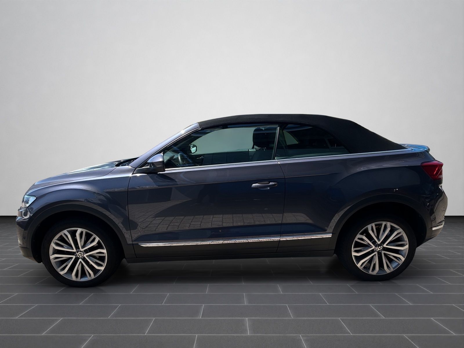 Volkswagen T-Roc 1.5 TSI Style DSG - Samsaru's Car Outlet