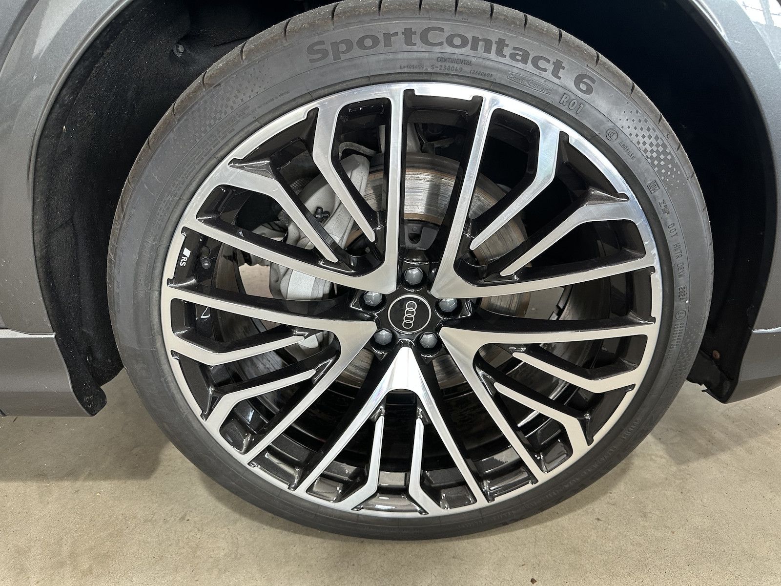 Audi Q8 45 Tdi quattro S Line - Samsaru's Car Outlet