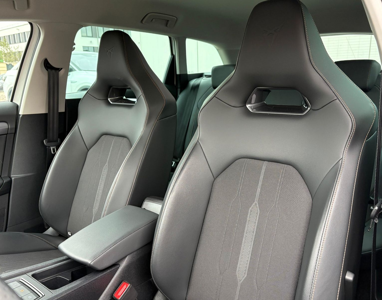 Cupra Leon 1.5 ST e-Hybrid - Samsaru's Car Outlet