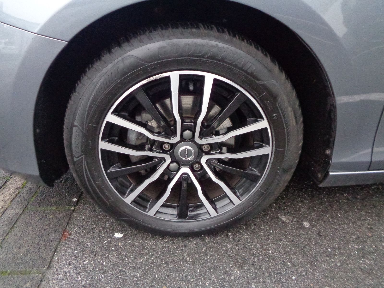 Volvo V40 Black Edition 2.0 D2 Momentum 2.HD*LED*NAVI