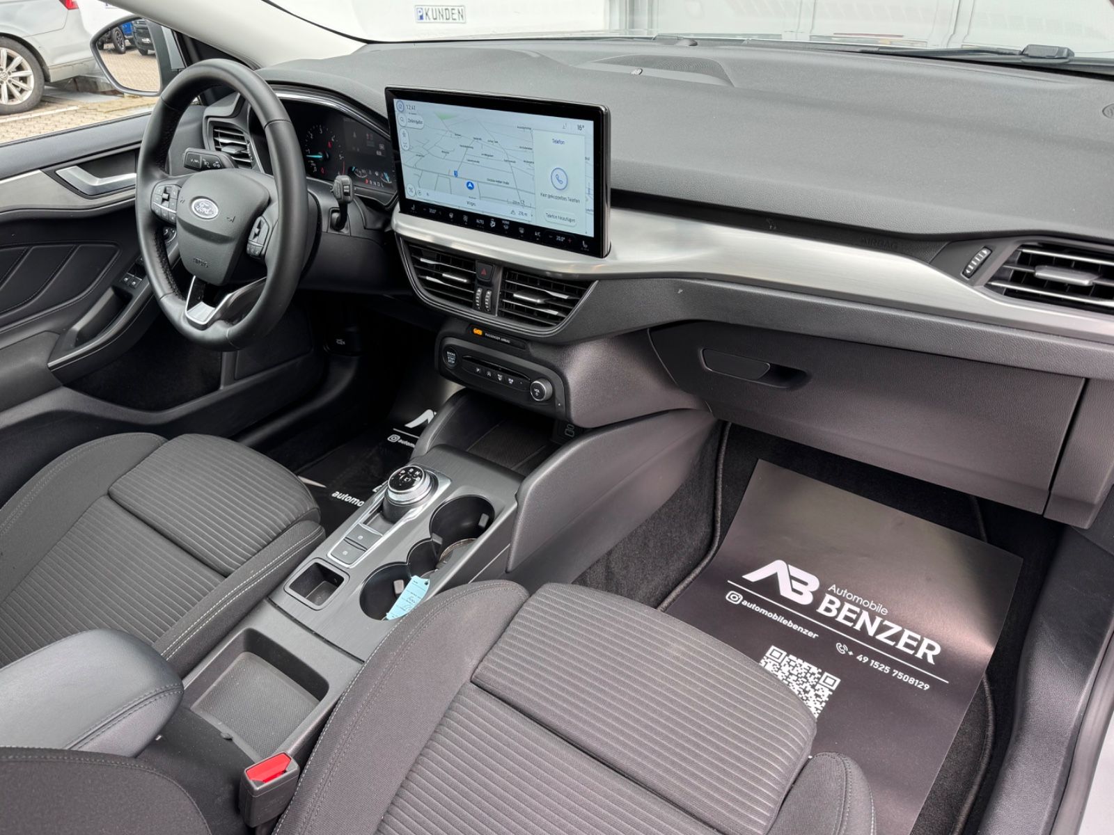 Ford Focus Turnier Titanium/PANO/AHK/R-Cam/CarPlay/1H