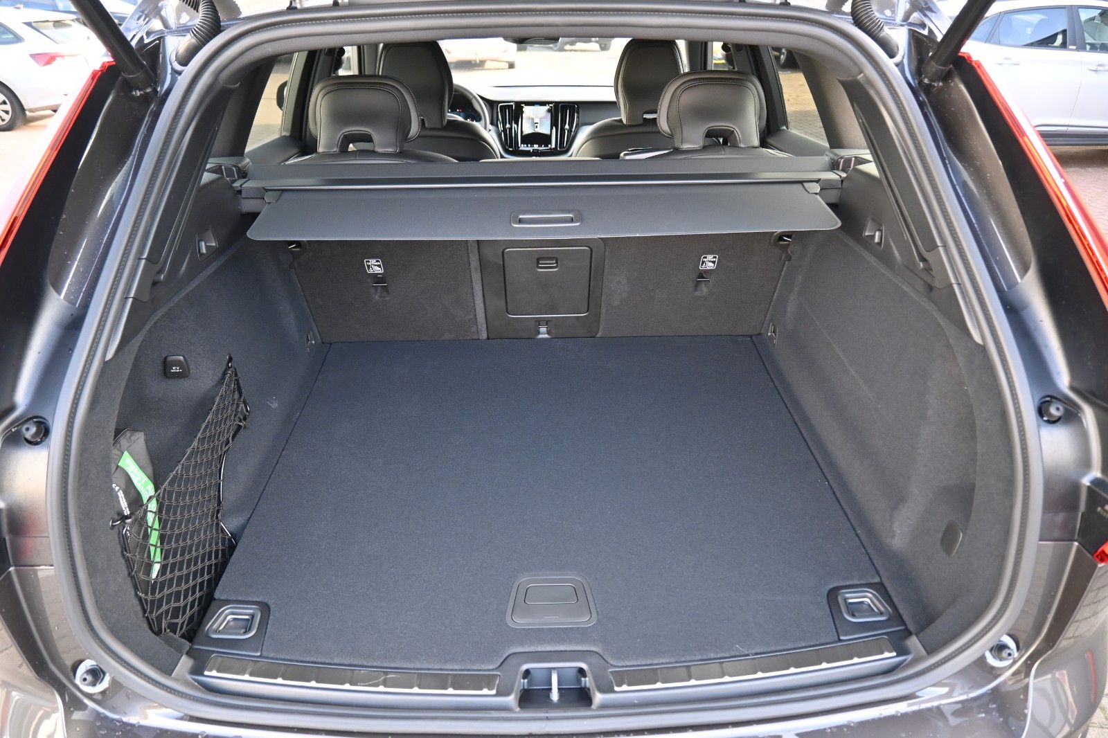 Volvo XC60 B5 AWD Plus Dark*H&K*FSHZG*360°*ACC*AHK