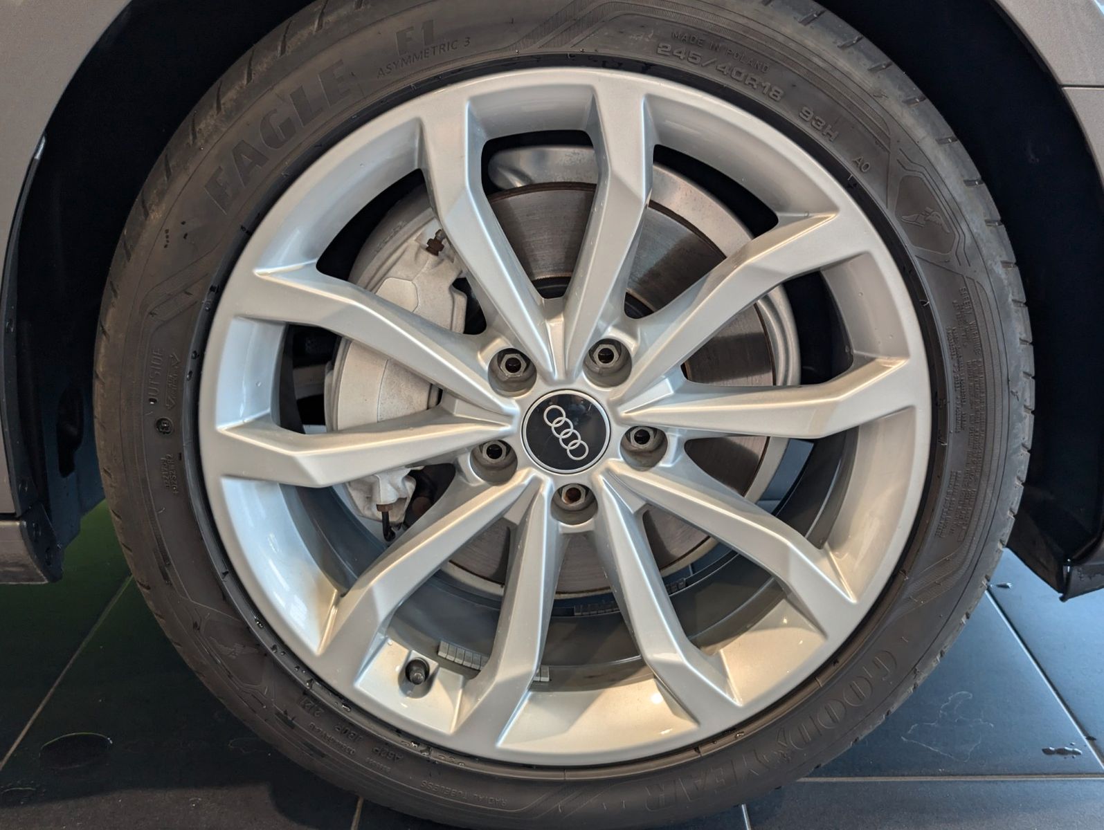 Audi A4 Lim 40 TDI S tronic advanced - Samsaru's Car Outlet