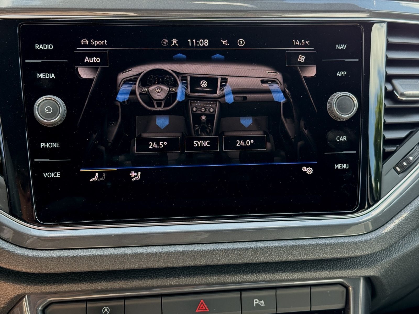 Volkswagen T-Roc TSI DSG 4M R-LINE - Samsaru's Car Outlet