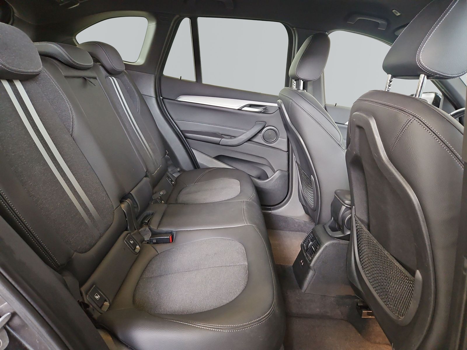 BMW X1 xDrive25e M Sportpaket - Samsaru's Car Outlet