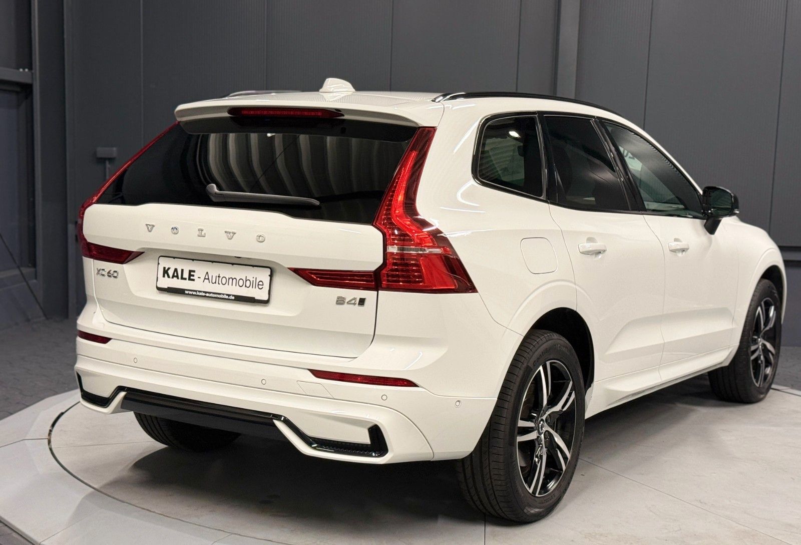 Volvo XC60 R-Design AWD *AHK*360*Standhzg*HIFI*