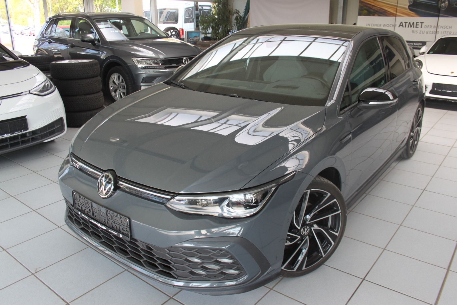 Volkswagen Golf VIII GTD/DSG/LEDER/PANO/DCC/H&K/STNDHZ/AHK/