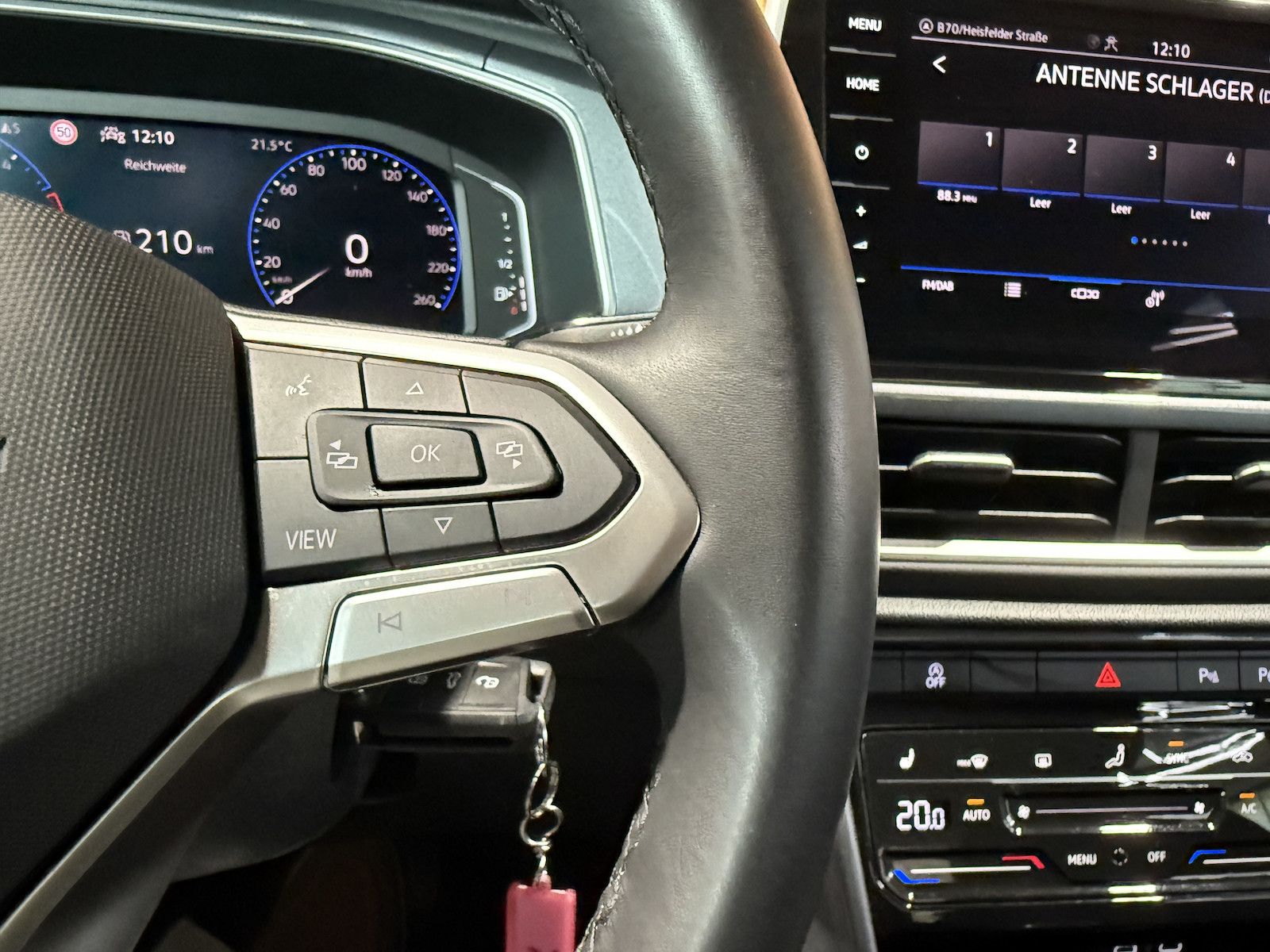 Volkswagen T-Roc 2.0 TDI Style - Samsaru's Car Outlet