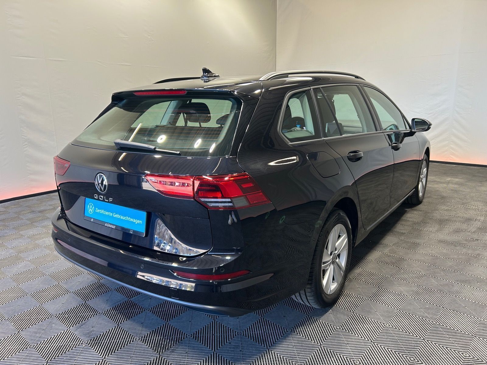 Volkswagen Golf Variant Life 2.0 TDI - Samsaru's Car Outlet