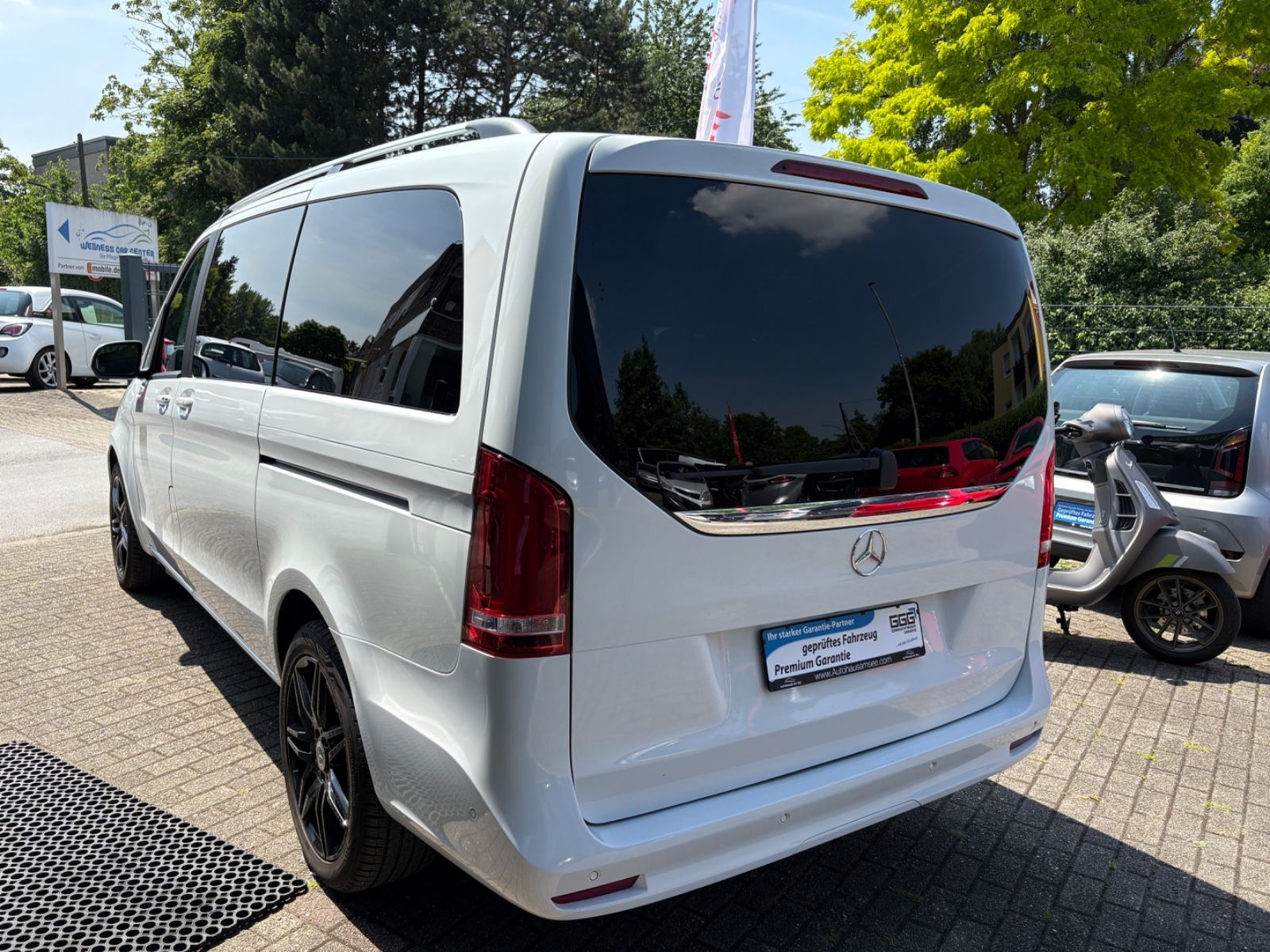 Mercedes-Benz V300 Edition 4Matic - Samsaru's Car Outlet