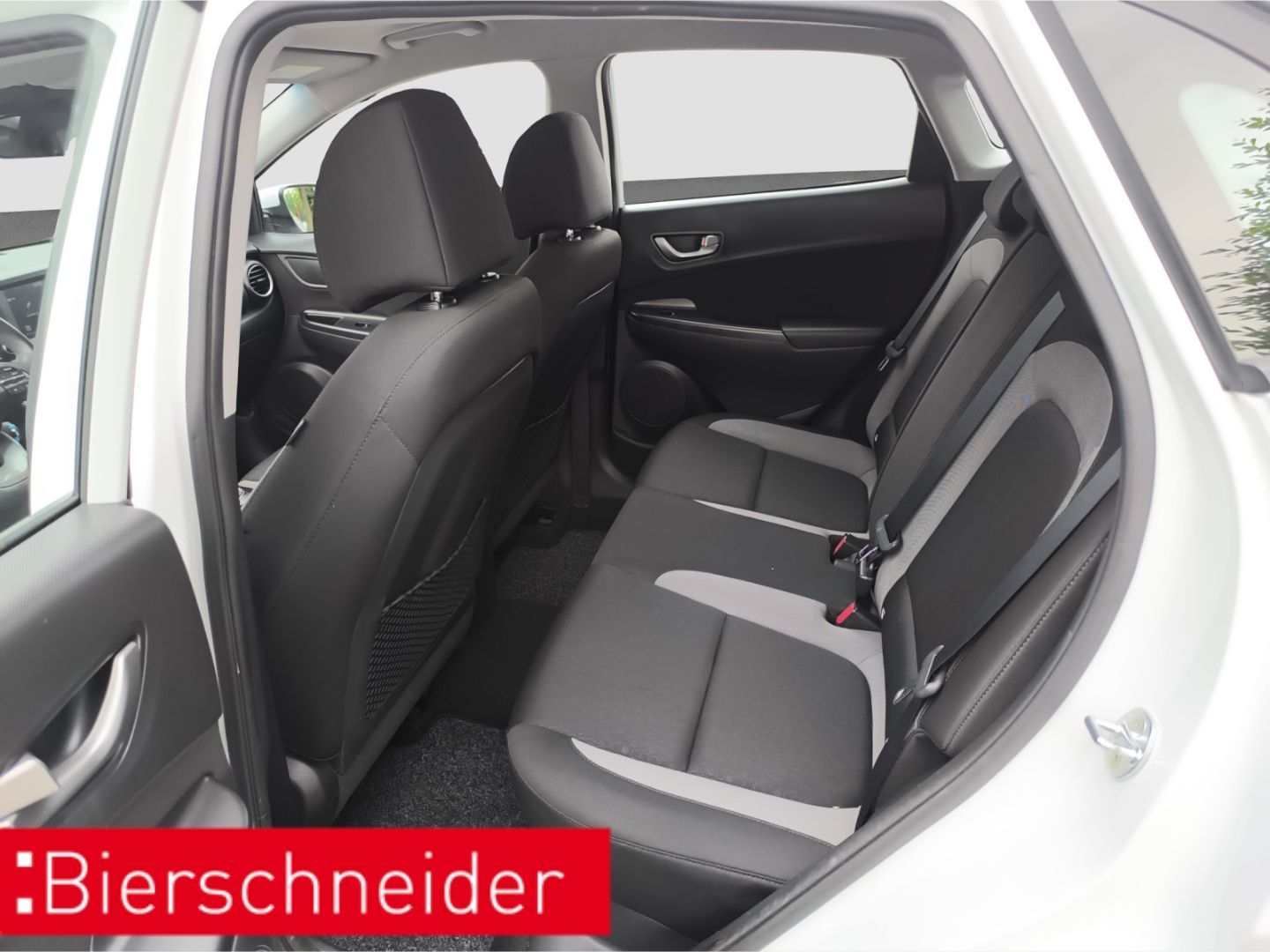 Hyundai KONA 1.6 T-GDI DCT Trend - Samsaru's Car Outlet