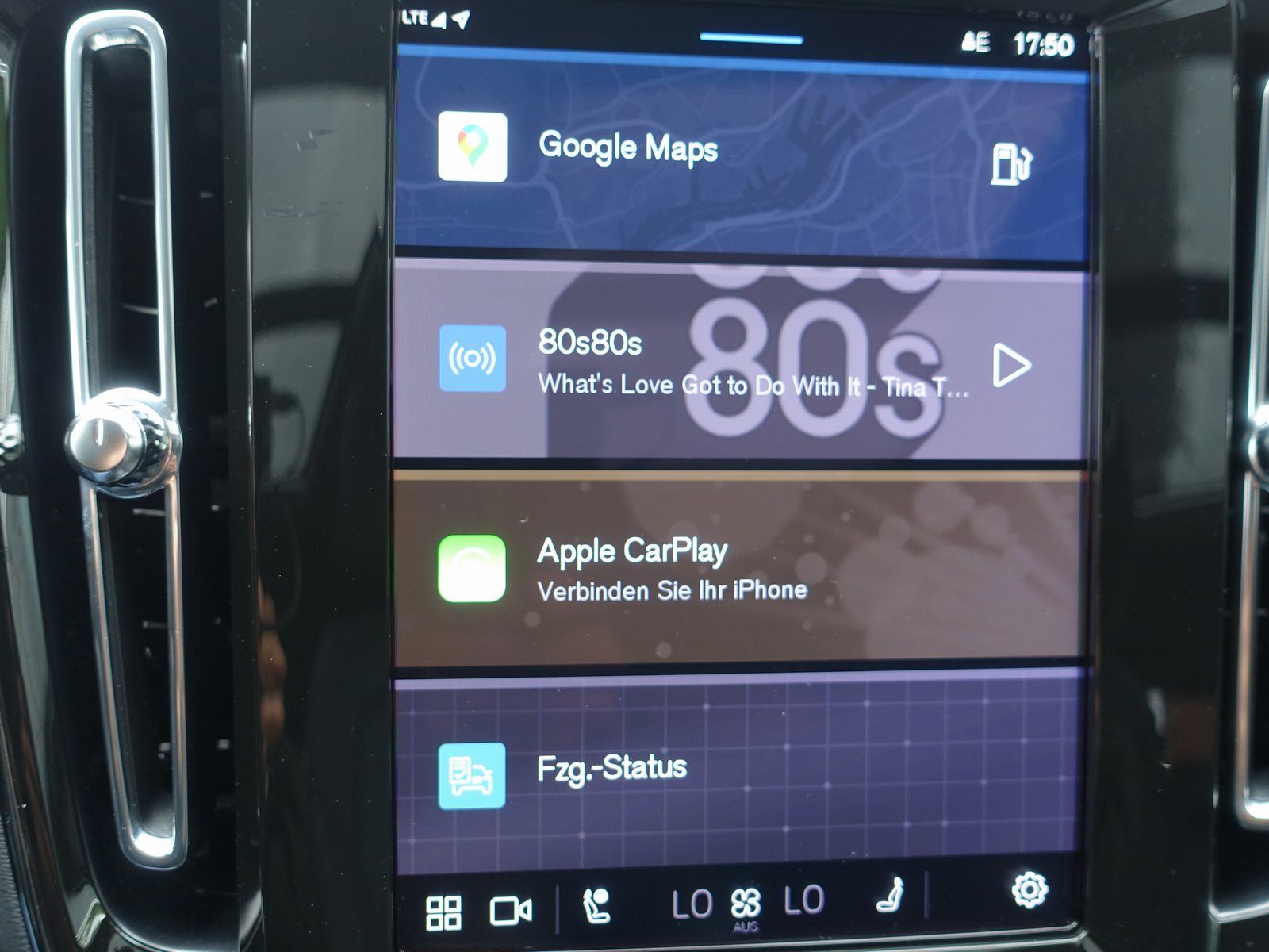 Volvo XC40 Ultra B4 Dark - Samsaru's Car Outlet
