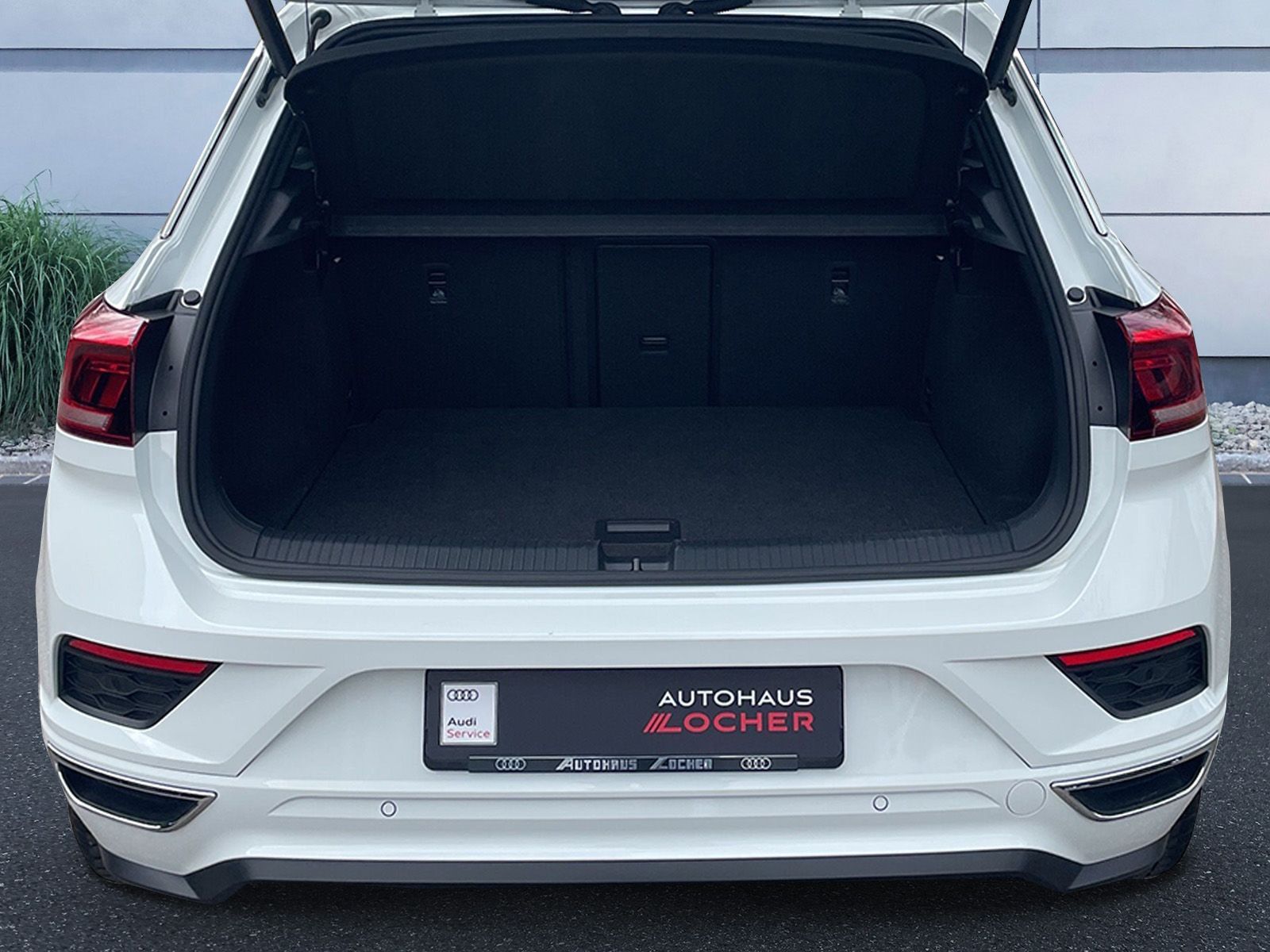 Volkswagen T-ROC R-Line 2.0 TSI 4Motion - Samsaru's Car Outlet