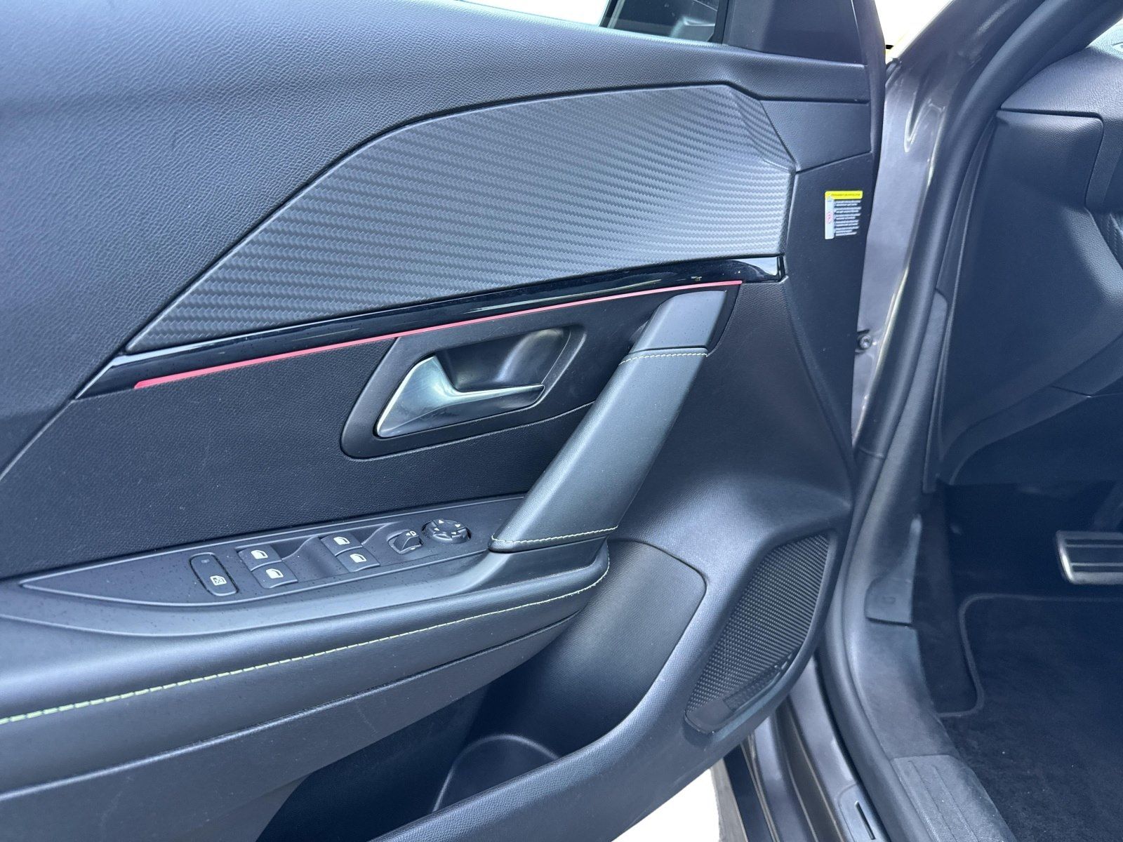 Peugeot 208 GT Line - Samsaru's Car Outlet