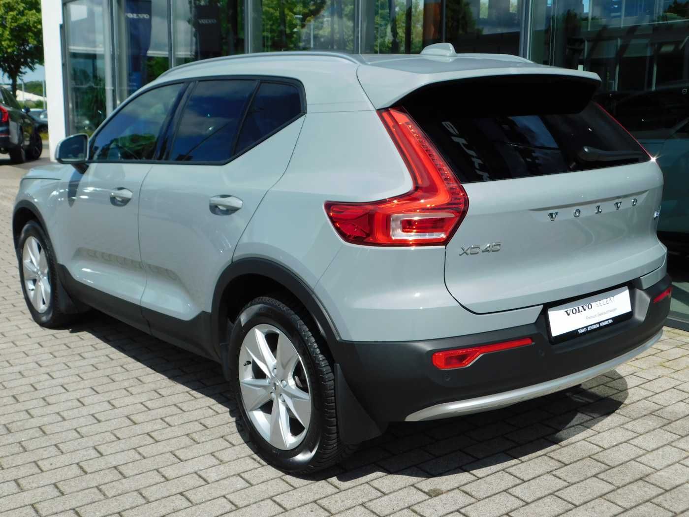 Volvo XC40 B4 Core - Samsaru's Car Outlet