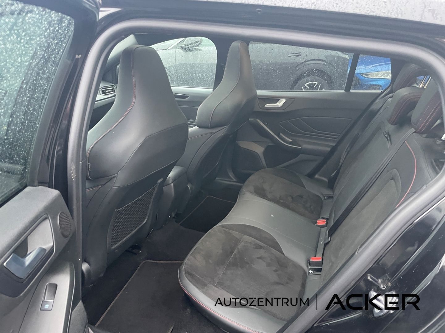 Ford Focus ST X Turnier  2.3 AT. Pano/aAHK/ACC -34%*