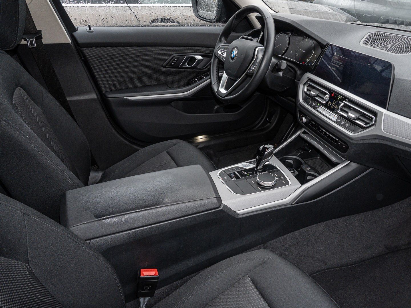 BMW 320i xDrive Advantage Aut. AHK, PDC, Klimaautoma