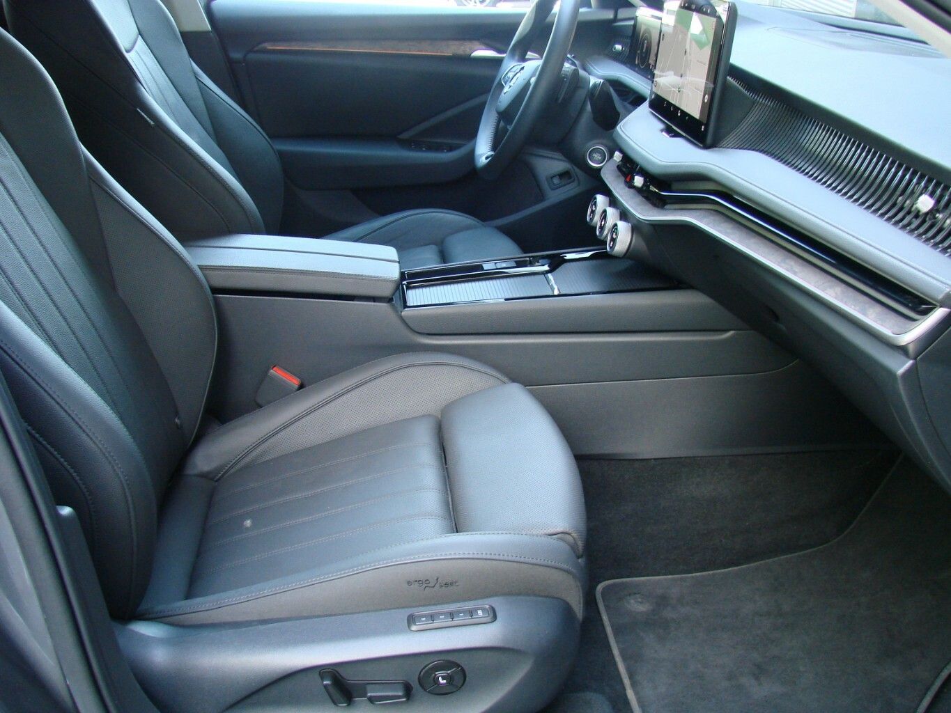 Skoda Superb 2.0TDi L&K 4x4 ACC LED AHK H&K 360º