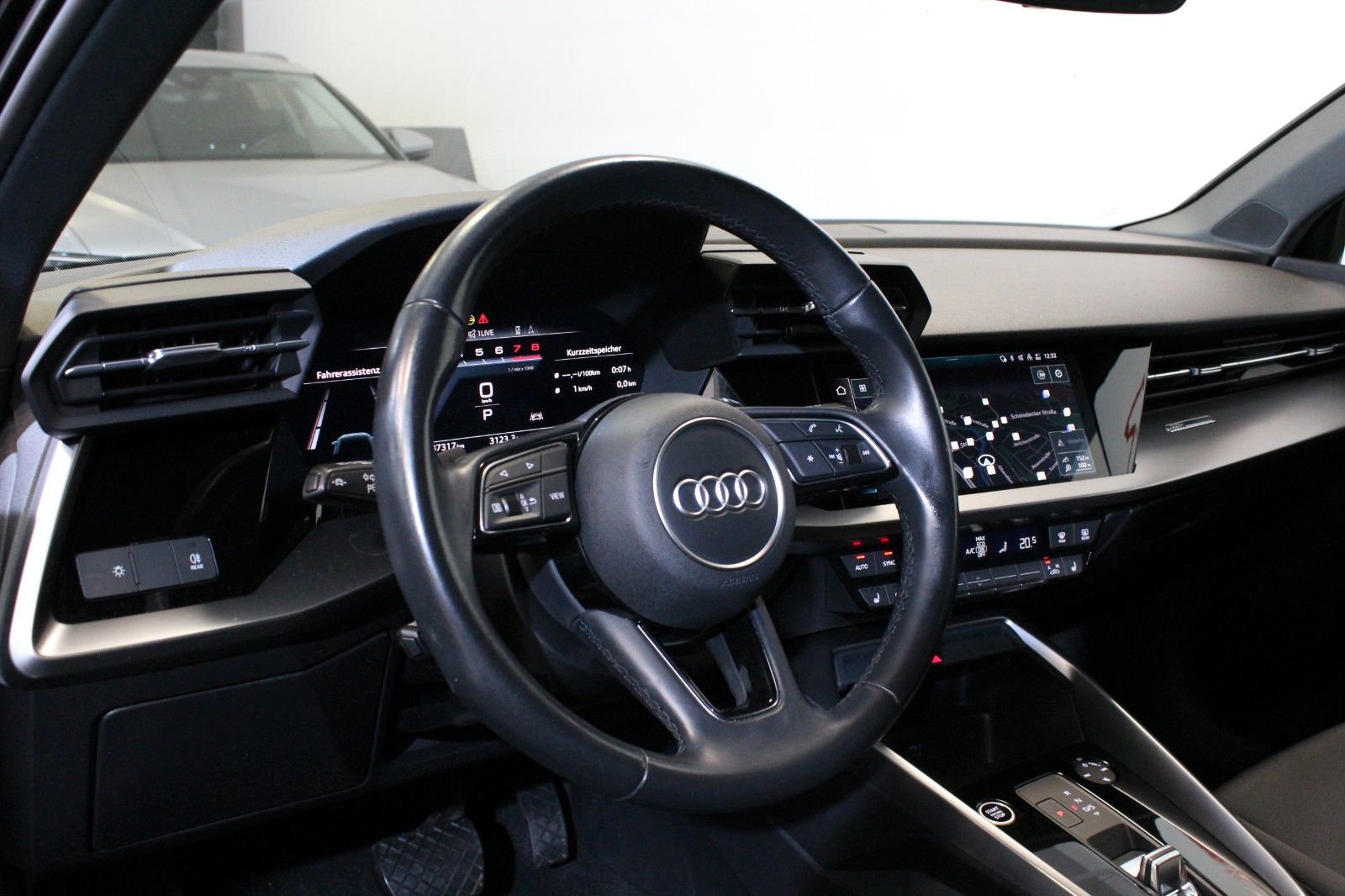 Audi A3*Limousine*30 TFSI*Advanced*Automatik*LED*Navi