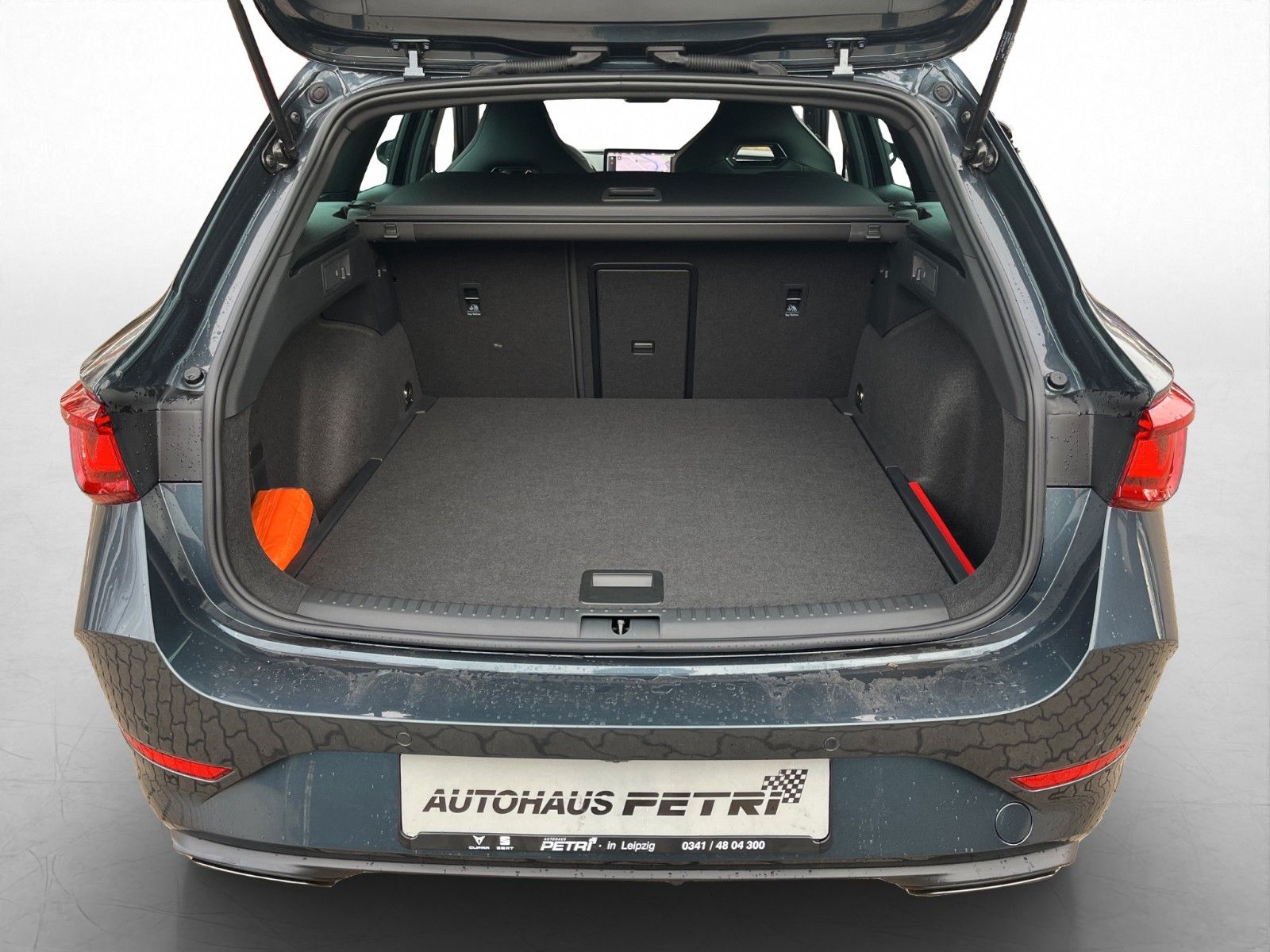 Cupra Leon Sportstourer 1.5 eTSI - Samsaru's Car Outlet