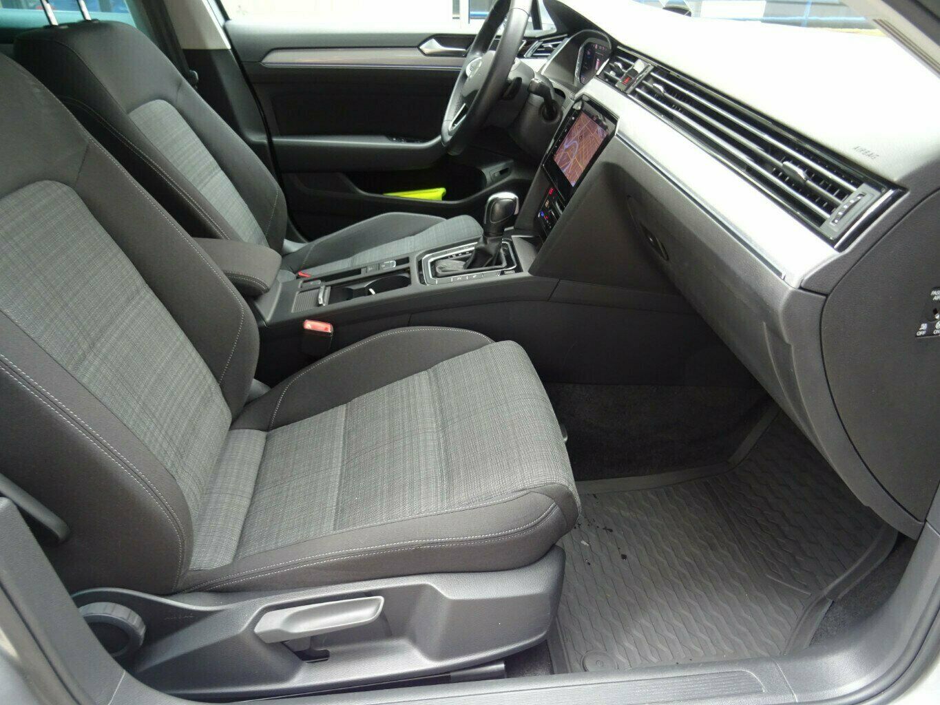 Volkswagen Passat Variant 2.0 TDI Autom - Samsaru's Car Outlet