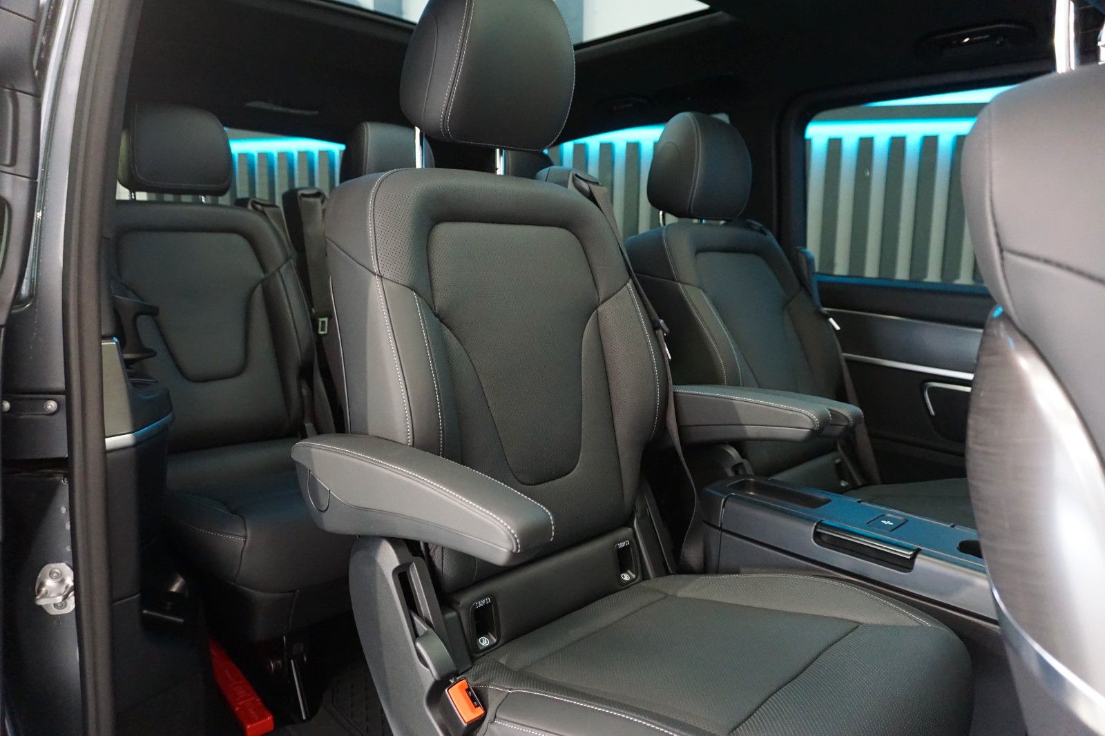 Mercedes-Benz V 300 4MATIC AVANTGARDE - Samsaru's Car Outlet